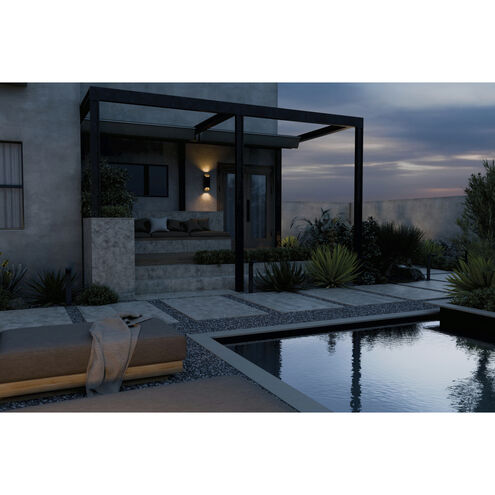 Independence 12 AC/DC 2.75 watt Textured Black Curved Path Light in 3000K